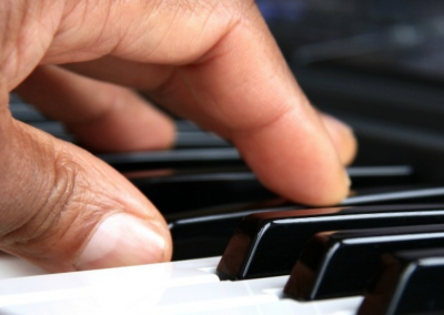 Master Music the Easy Way with Online Lessons